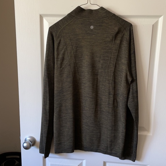 Men’s Lululemon long sleeve lightweight shirt - Picture 2 of 2